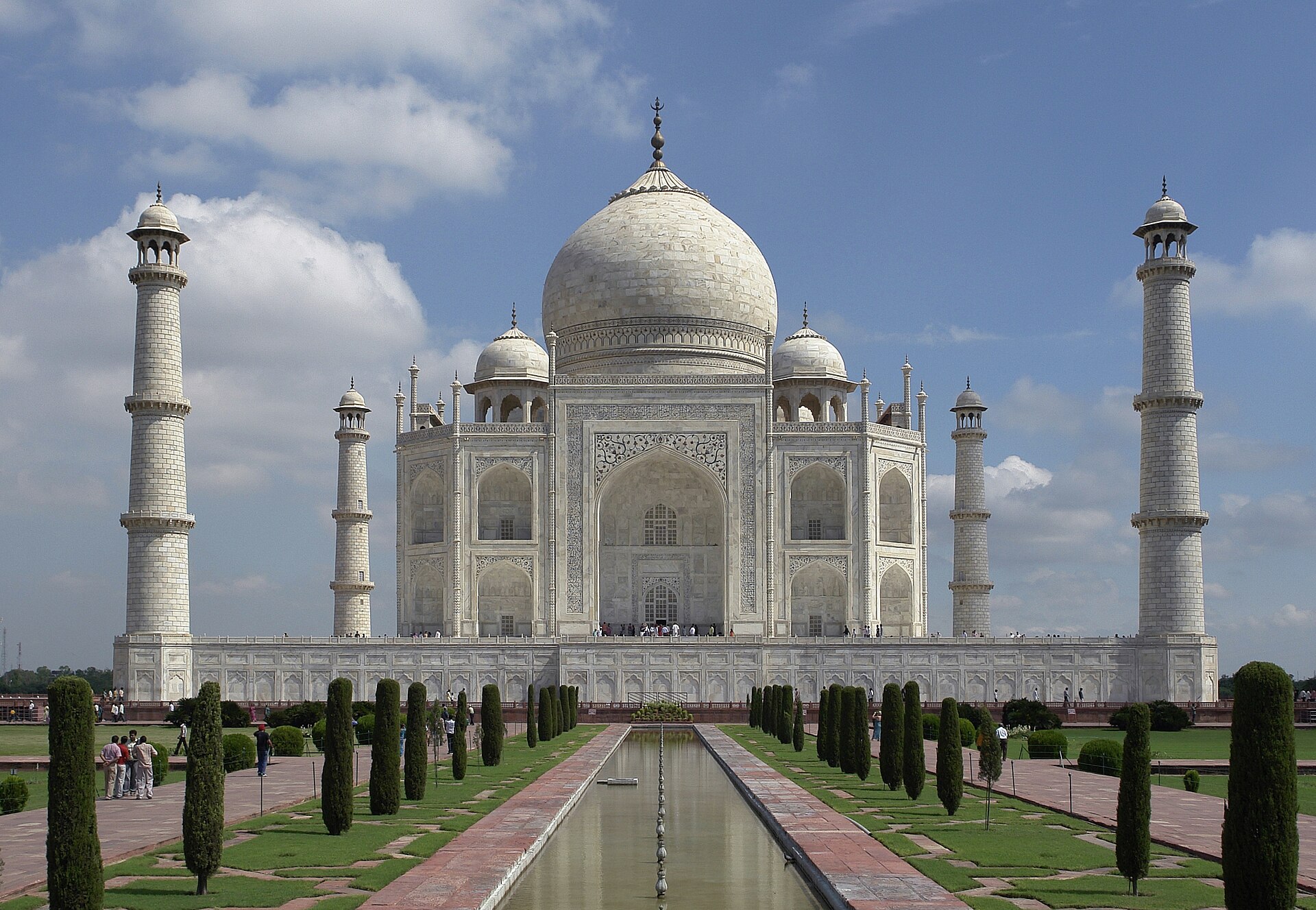 Taj Mahal at first light in Agra, Uttar Pradesh